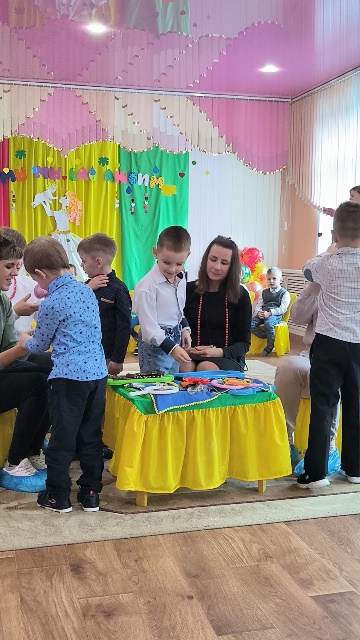 Конкурс Укрась маму
